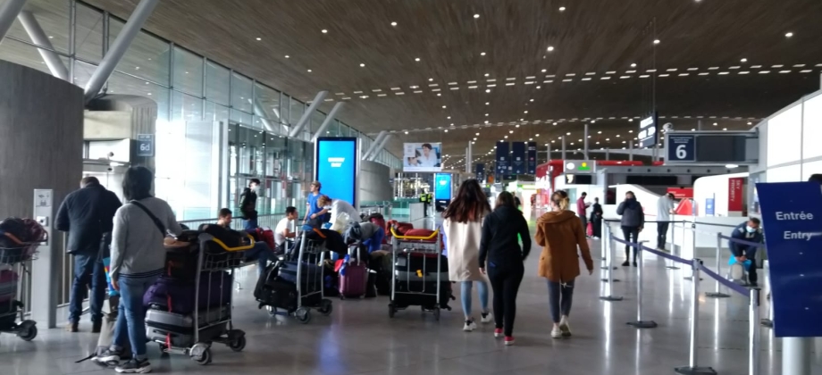 Desde Francia, hoy regresan al país 153 colombianos en un vuelo 
